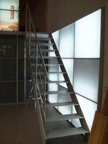 escalera acabada en hierro